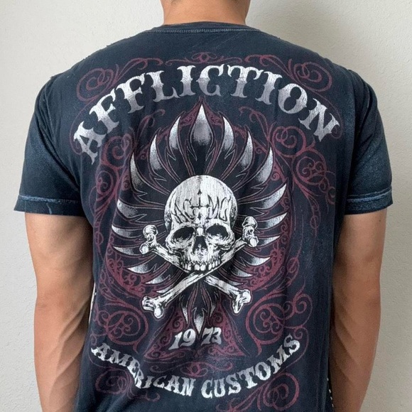Vintage 2000s Affliction Men's Black Graphic T-Shirt - Picture 3 of 6